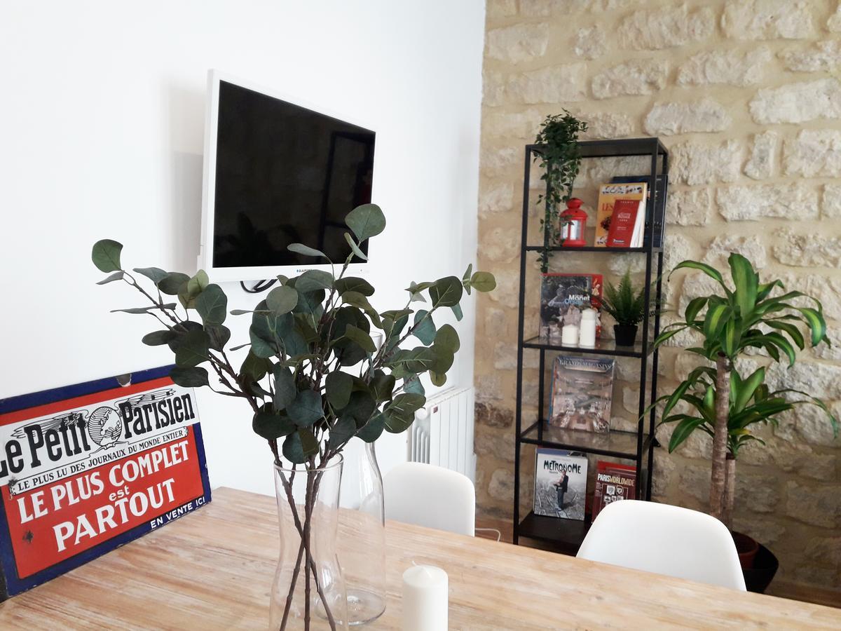 Paris-place De Clichy Apartment *